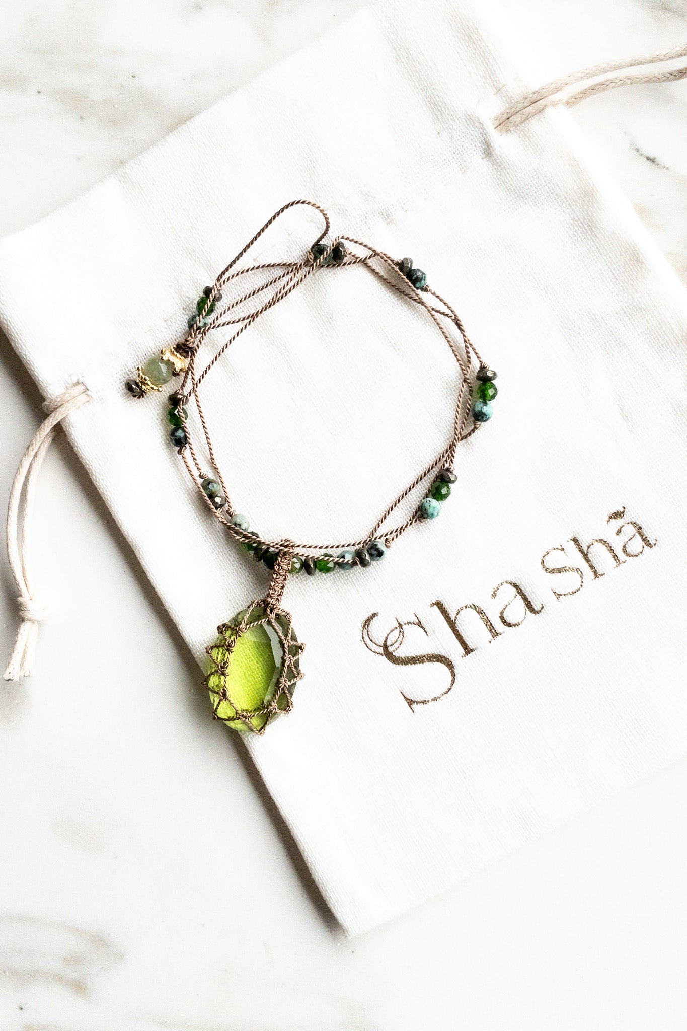 Peridot Talisman « Aabha » - shashā gemstone jewellery 