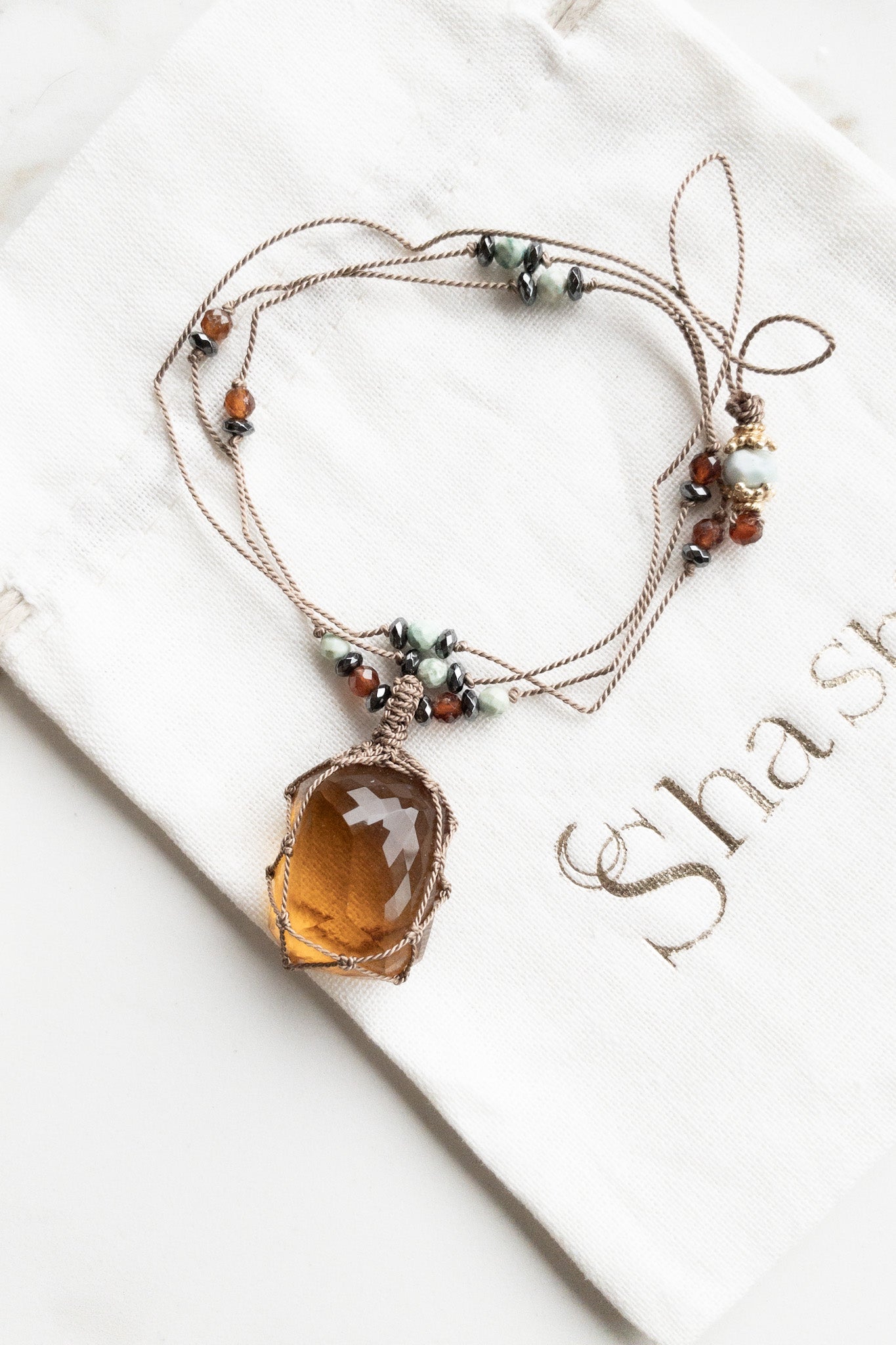 Orange Citrine Cushion « Aabha » Talisman - shashā jewellery 