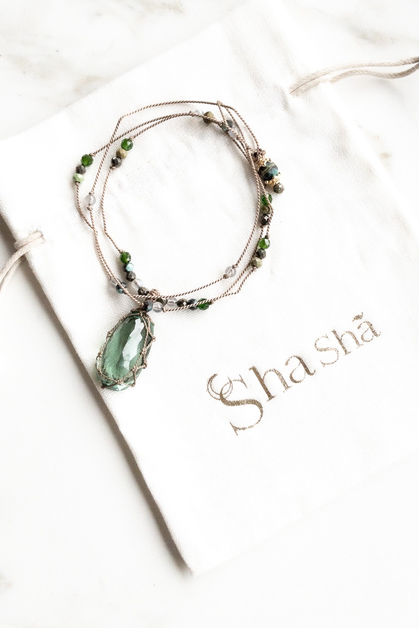 Green Emerald « Aabha » Talisman - shashā meditation jewellery 