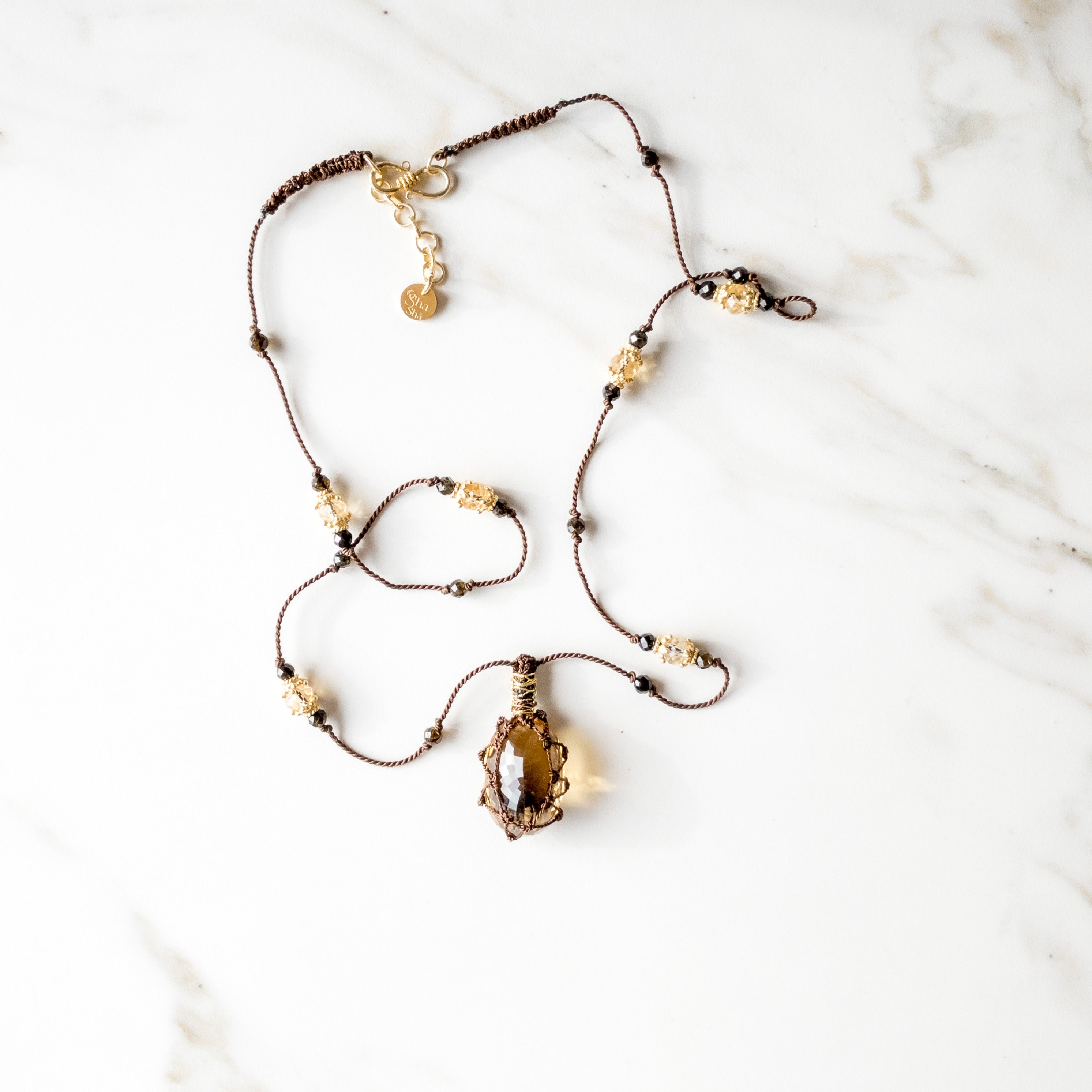 Honey Quartz « Aabha » Necklace - Macrame cabochon necklace - shasha jewelry