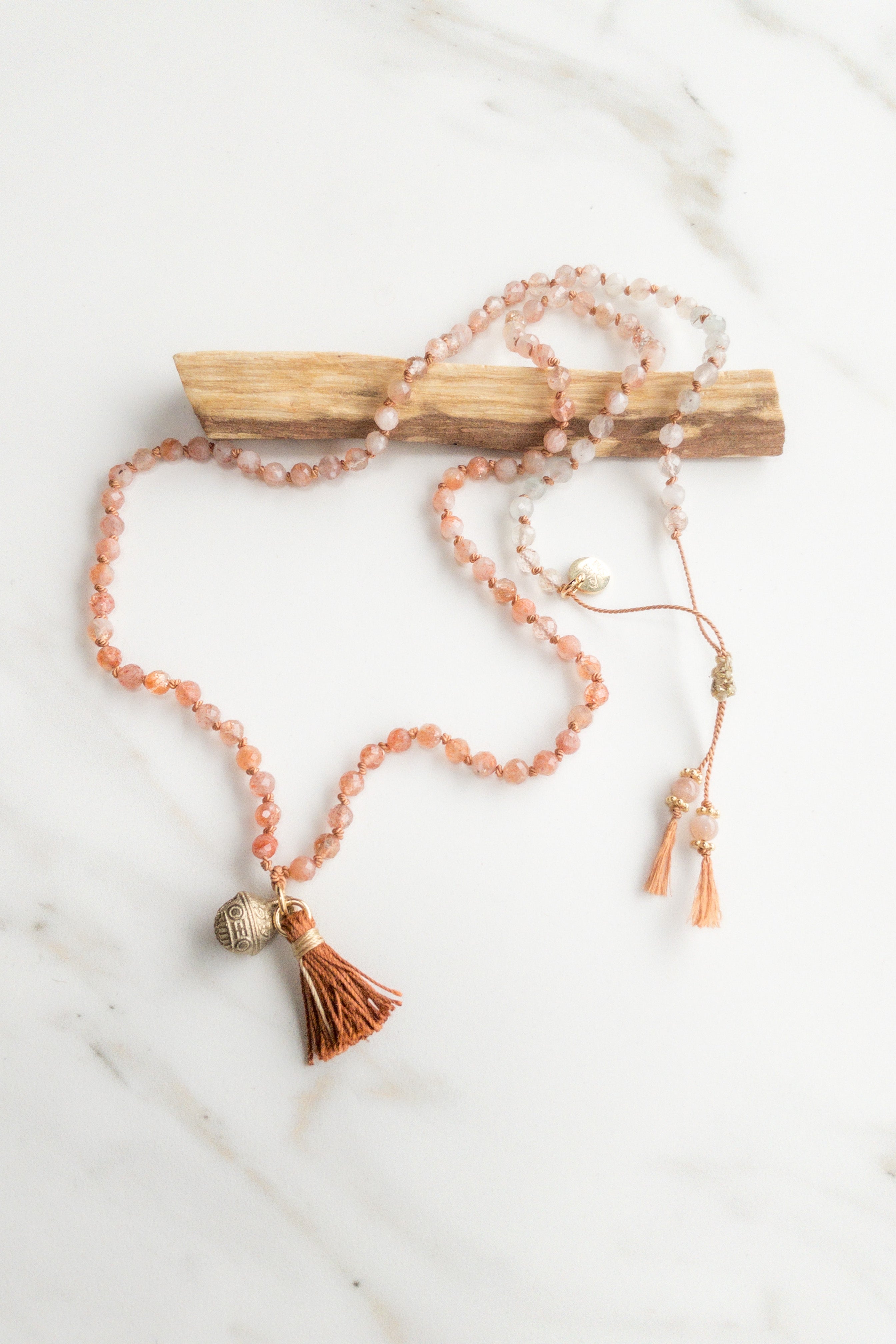 ShaSha « Roots » mini mala 108 - Faceted Sunstone - shashā jewelry Switzerland 